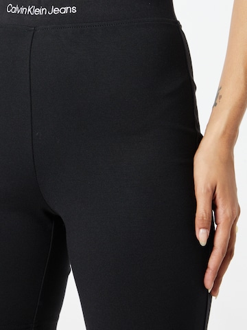 Calvin Klein Jeans - Skinny Leggings em preto