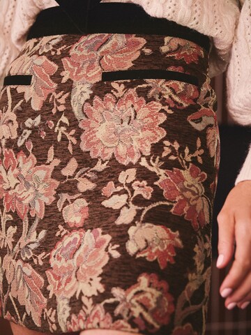 Gonna di love & roses in marrone