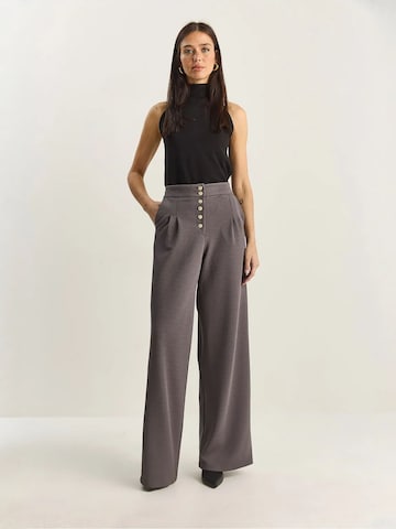 Wide Leg Pantalon à pince Bianco Lucci en gris