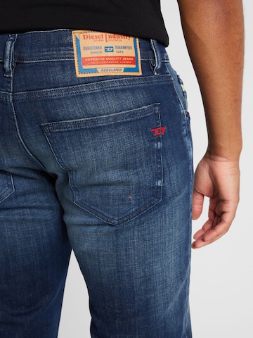 DIESEL Slimfit Jeans '2019 D-STRUKT' in Blauw