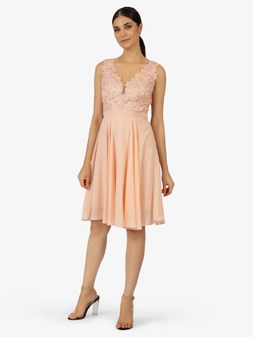 APART Koktejlové šaty – pink: přední strana