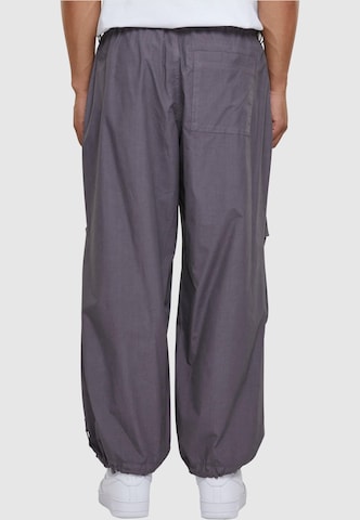 Effilé Pantalon Urban Classics en gris