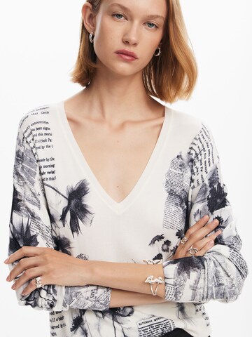 Desigual Sweter w kolorze biały