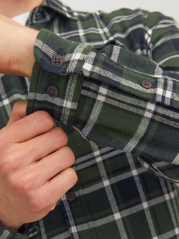 Regular fit Camicia di JACK & JONES in verde