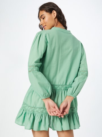 Rochie de la Trendyol pe verde