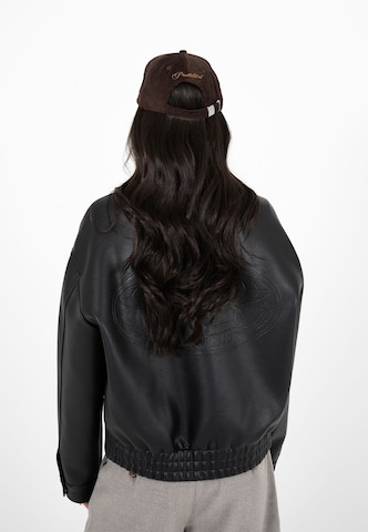 Prohibited Pet 'Late Club' in Bruin