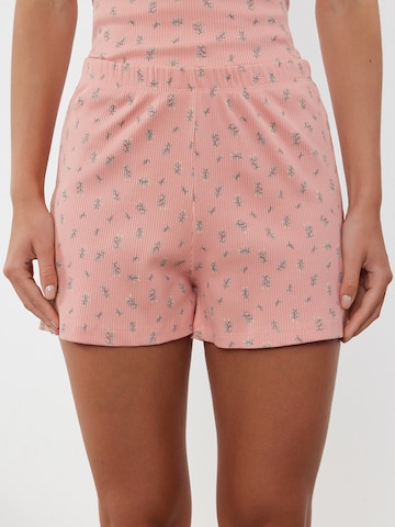 Trendyol Shorty in Pink
