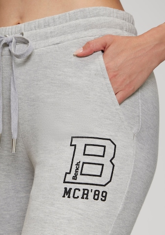 pelēks BENCH Platas staras Bikses