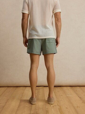 DAN FOX APPAREL Σορτσάκι-μαγιό 'Juri' σε πράσινο