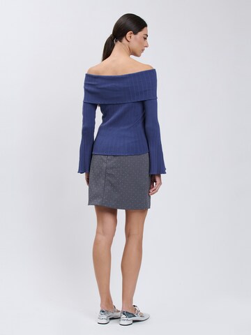 Influencer Pullover in Blau