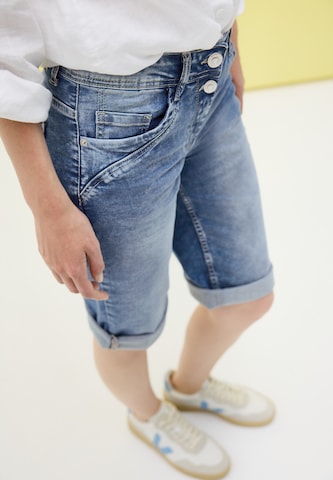CECIL Slimfit Shorts in Blau