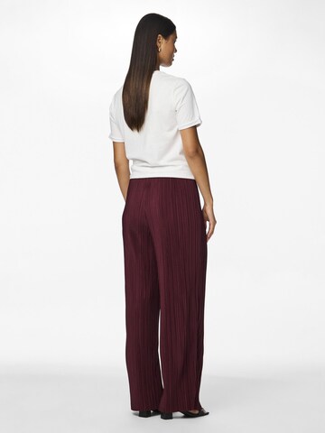 Wide Leg Pantalon 'PAMMI' PIECES en rouge