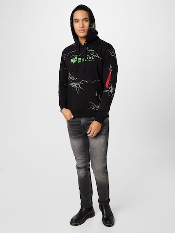 ALPHA INDUSTRIES Sweatshirt in Zwart