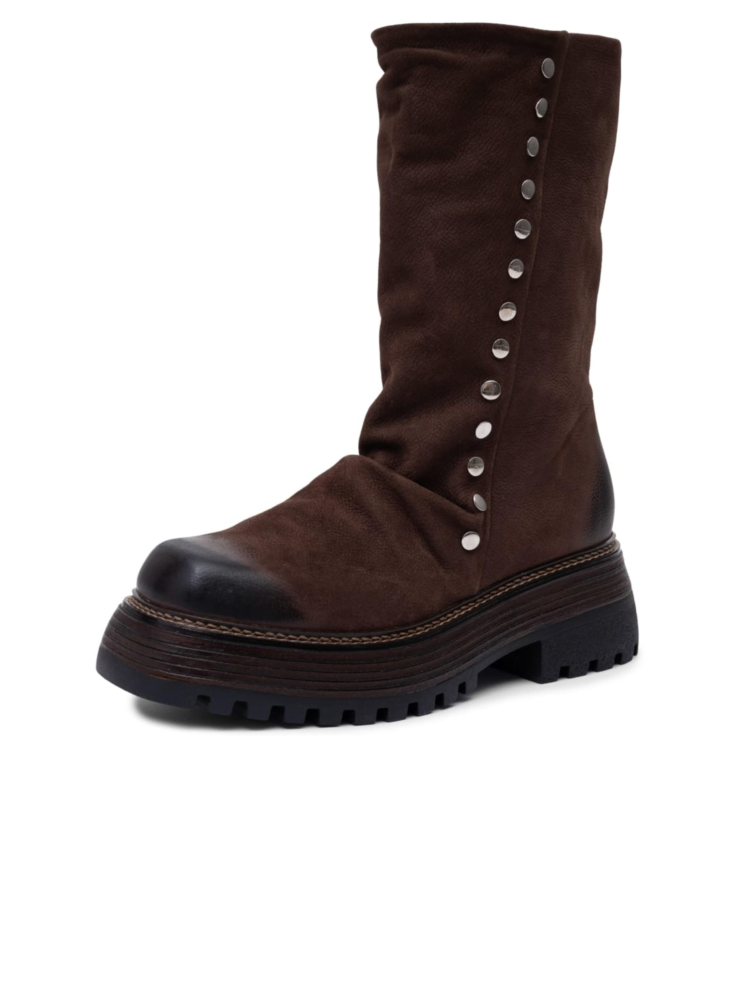 Maciejka Boots in Brown: front