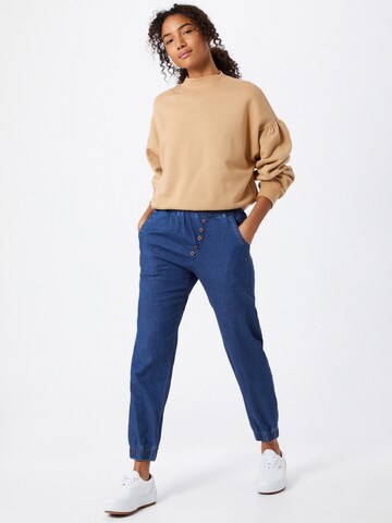 Tapered Pantaloni 'Alexis' di Alife and Kickin in blu
