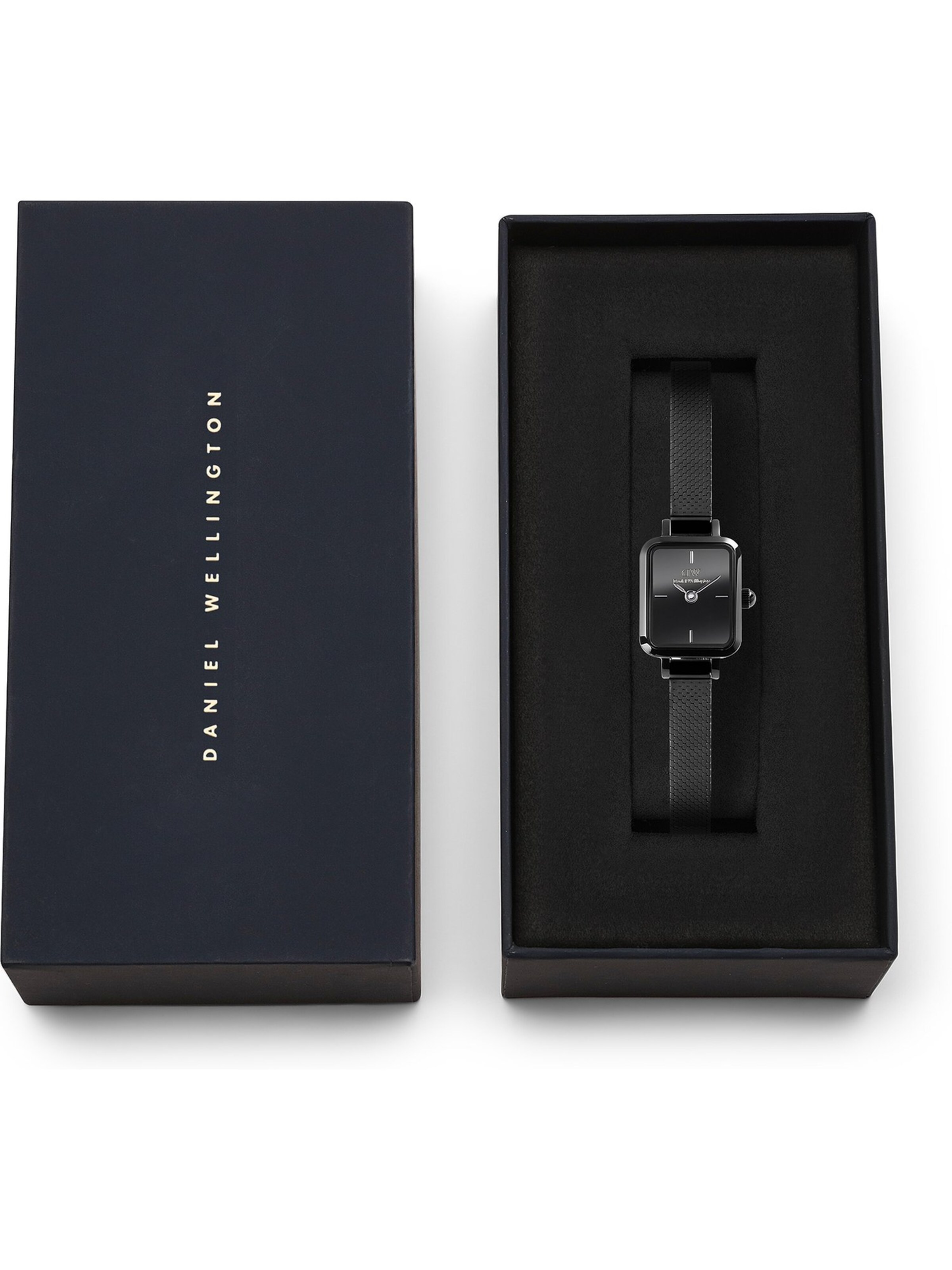 Daniel Wellington Analog Watch in Black