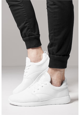 Urban Classics Sneakers in White: front