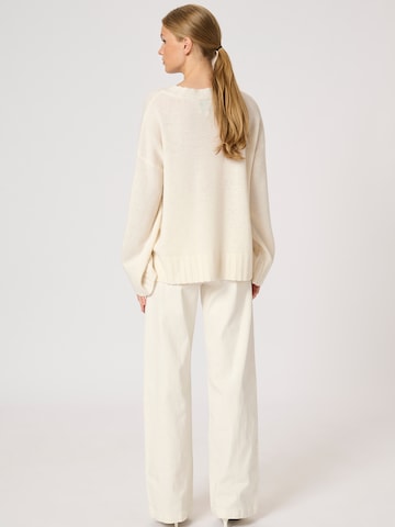 Pull-over 'Huxi' My Essential Wardrobe en blanc