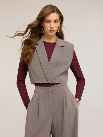 MOTIVI Vest in Grey