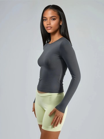 T-shirt Busem en gris