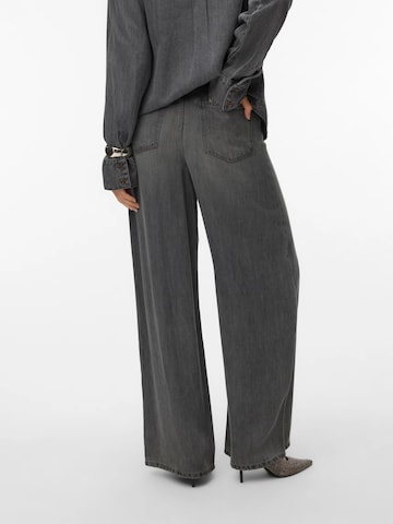 VERO MODA Loosefit Jeans '10348180' i grå