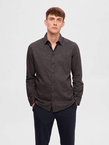 SELECTED HOMME Regular fit Button Up Shirt 'Owen' in Grey: front