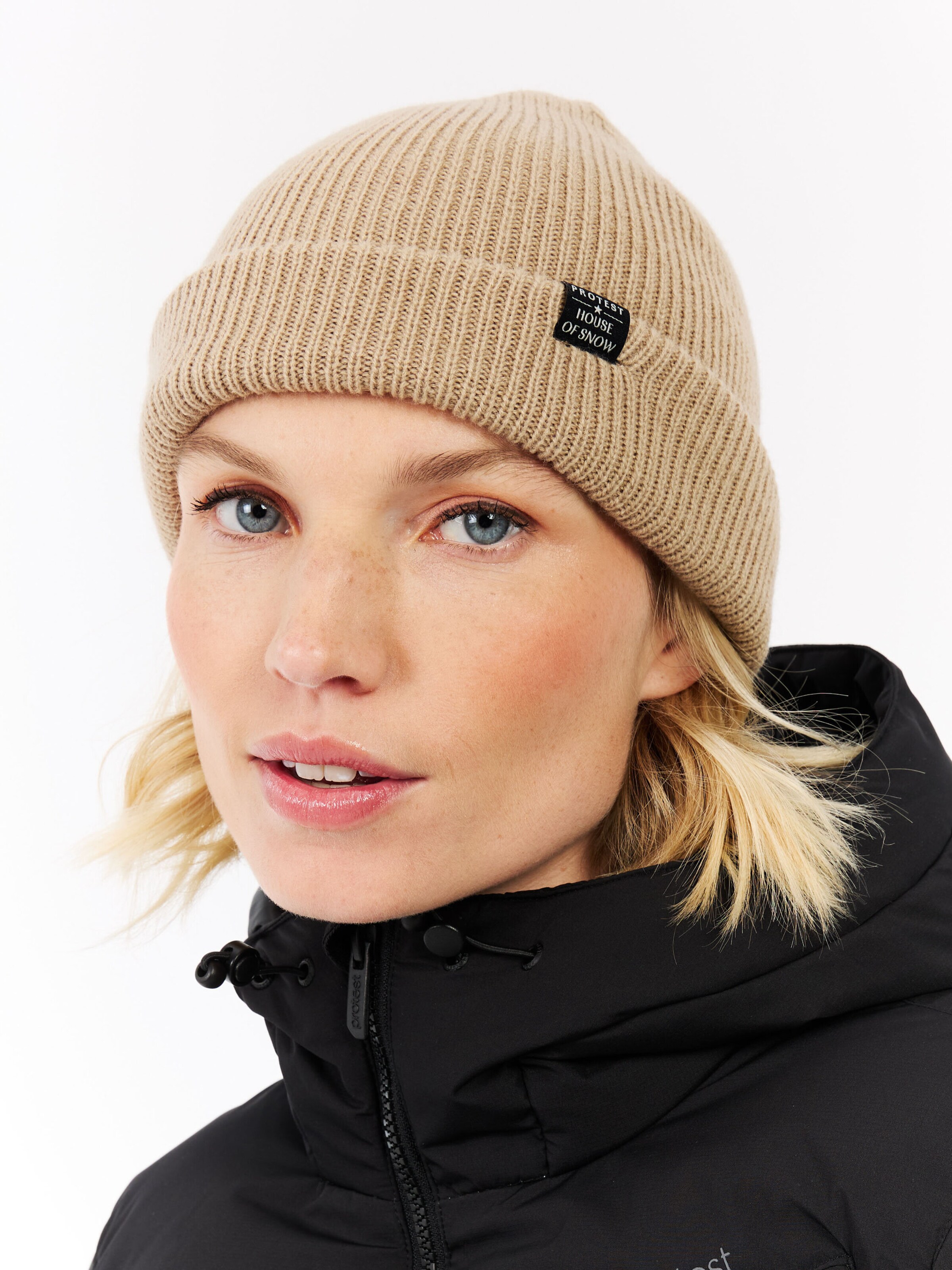 PROTEST Mütze 'PRTKobuk'‌‌ in Braun: Vorderseite