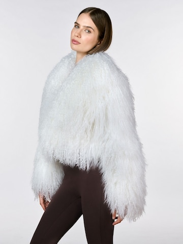 WeLoveFurs Winter jacket 'Weiße Tibetlamm Jacke CHLOÈ' in White