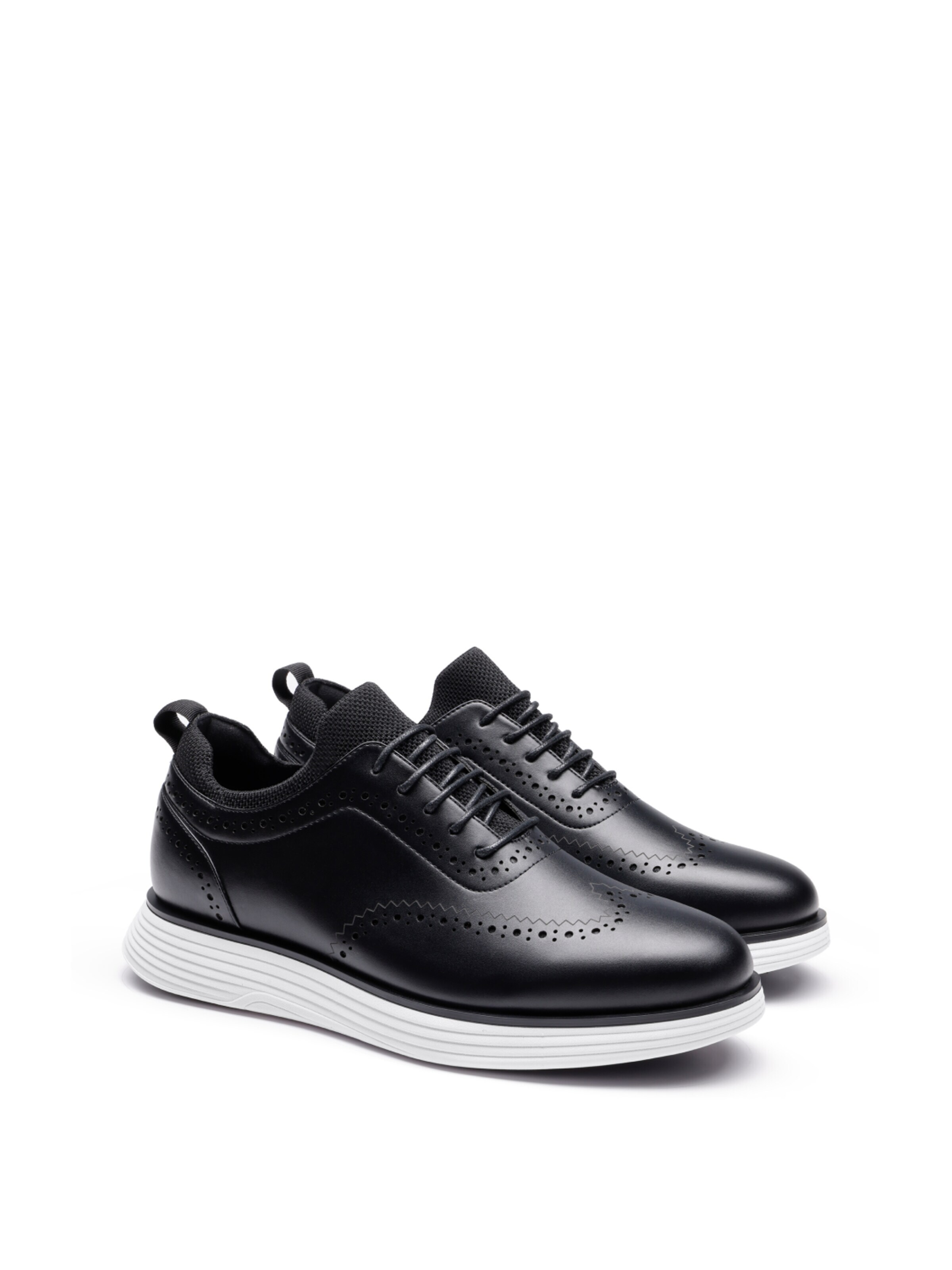 Scarpa stringata di Bruno Marc in nero