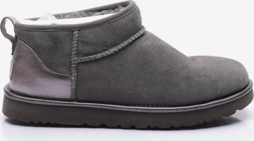 UGG Stiefeletten 41 in Grau: predná strana