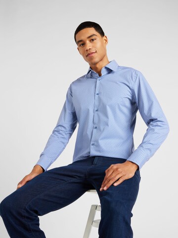 Coupe slim Chemise 'HANK' BOSS en bleu : devant