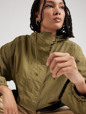 LEVI'S ® Between-Season Jacket 'Callie Windbreaker' in Green