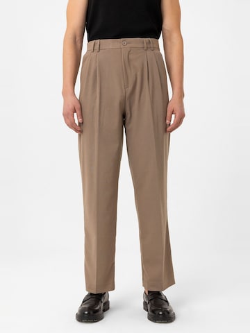 Antioch Loose fit Pleat-front trousers 'Rubras' in Brown: front