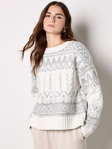 Apricot Fair Isle Cable Knit Jumper ' ' in Beige: Vorderseite