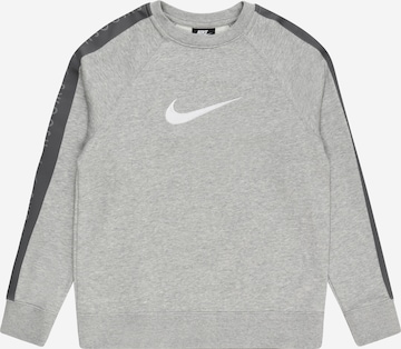 Nike Sportswear Sweatshirt in Grau: predná strana