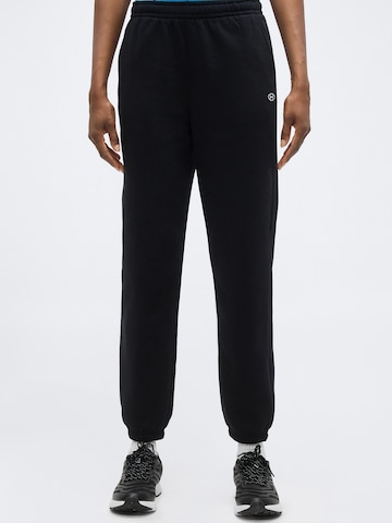 UNDER ARMOUR Дънки Tapered Leg Спортен панталон 'Rival' в черно: отпред