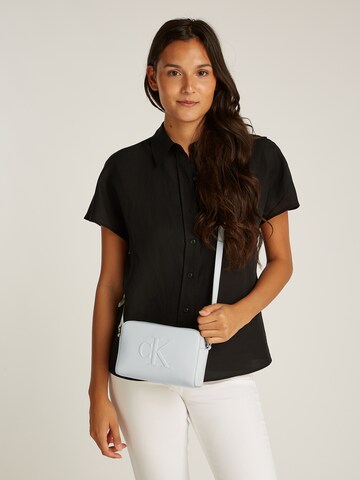 Calvin Klein Jeans Torba na ramię w kolorze szary