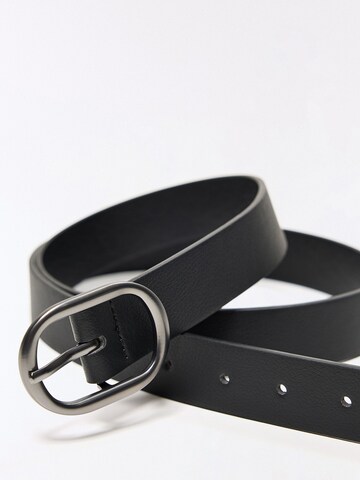 Bershka Opasek – černá