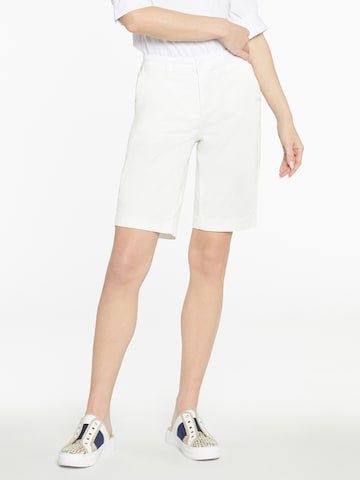 NYDJ Regular Pants 'Bermuda' in White: front
