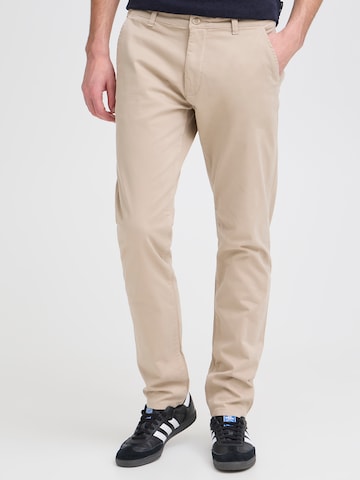 Casual Friday - Slimfit Pantalón chino 'Viggo' en beige: frente