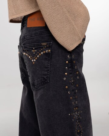 THE-ARE Wide leg Jeans in Black