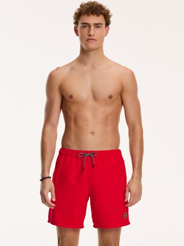 Pantaloncini da bagno 'MIKE' di Shiwi in rosso: frontale