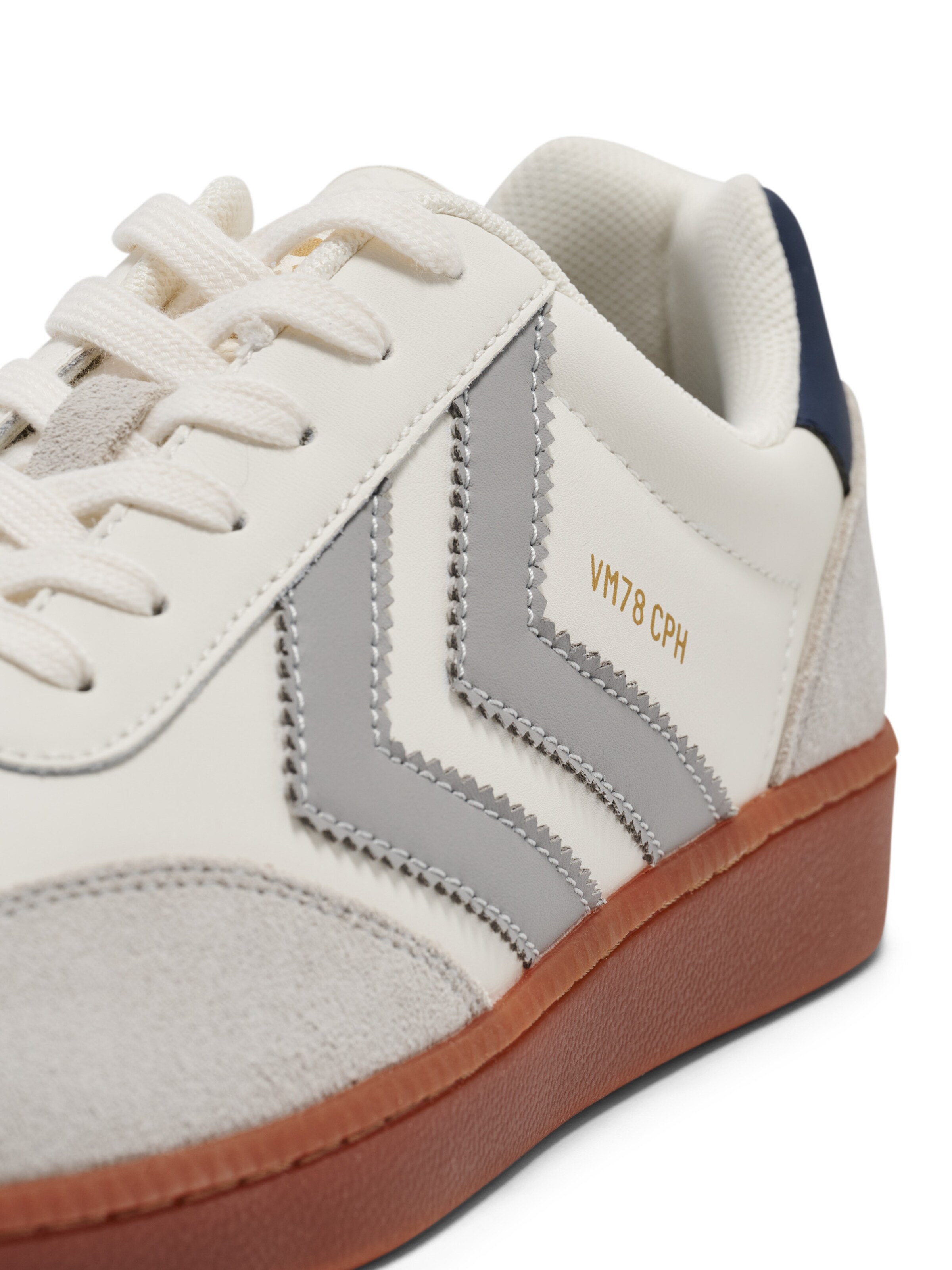 Hummel Sneakers in White