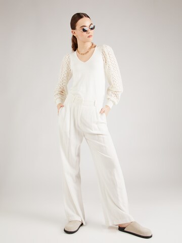 Pull-over 'LACINE' VILA en blanc