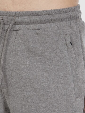 Smilodox Tapered Trousers 'Walker' in Brown