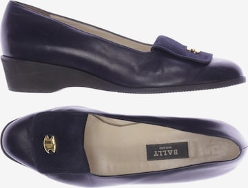 Bally Flats & Loafers in 39 in Blue: front