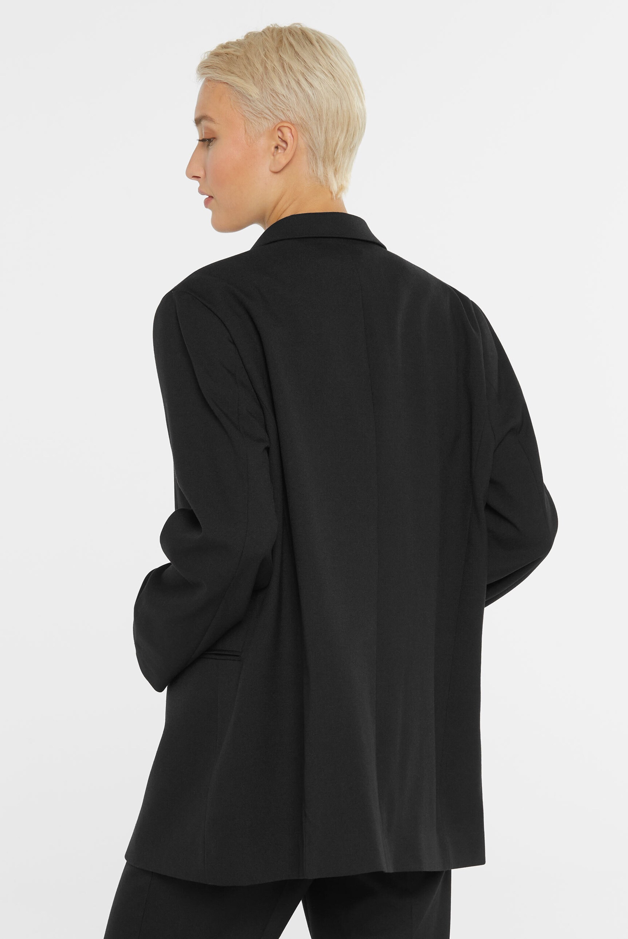 SENSES.THE LABEL Blazer in Black
