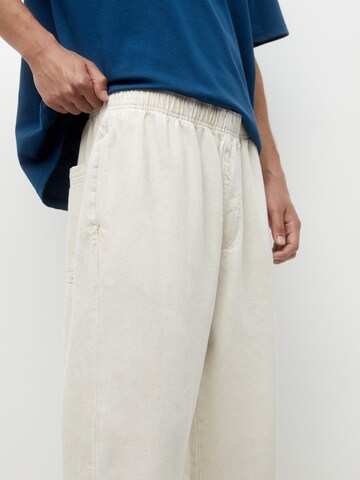 Pull&Bear Loose fit Pants in White