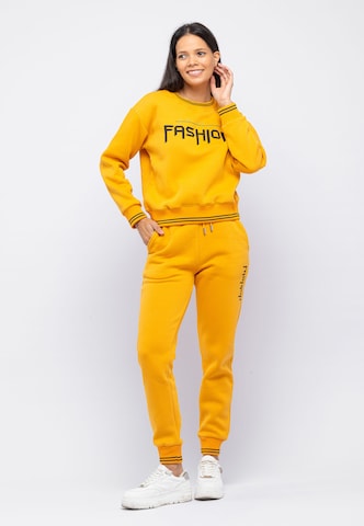 Tom Barron Tracksuit in Yellow: front