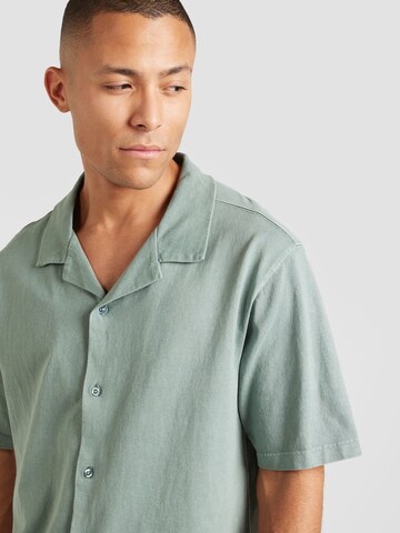 TOPMAN Comfort fit Button Up Shirt in Green